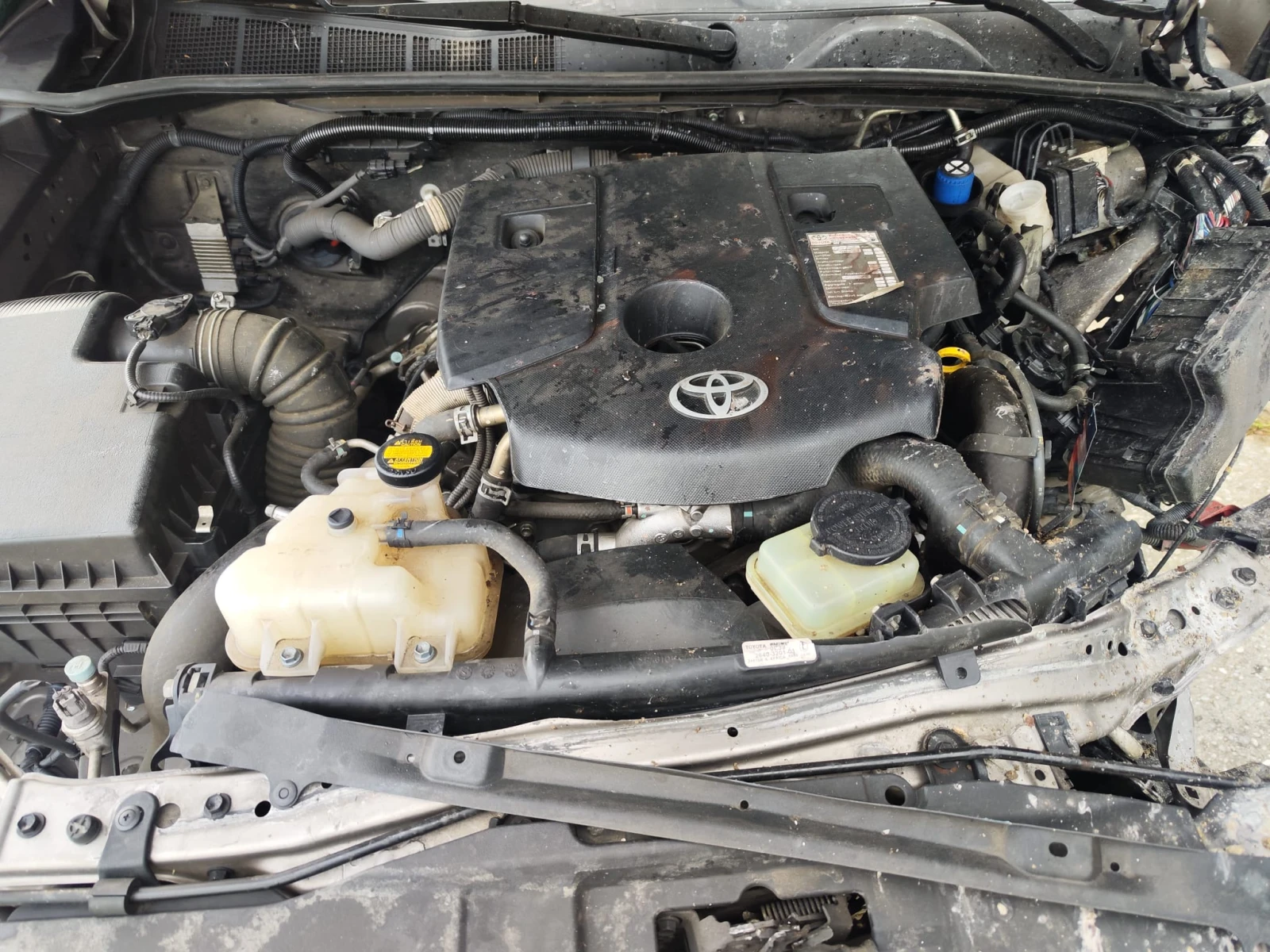 Toyota Hilux 2.4 avtomat - изображение 6