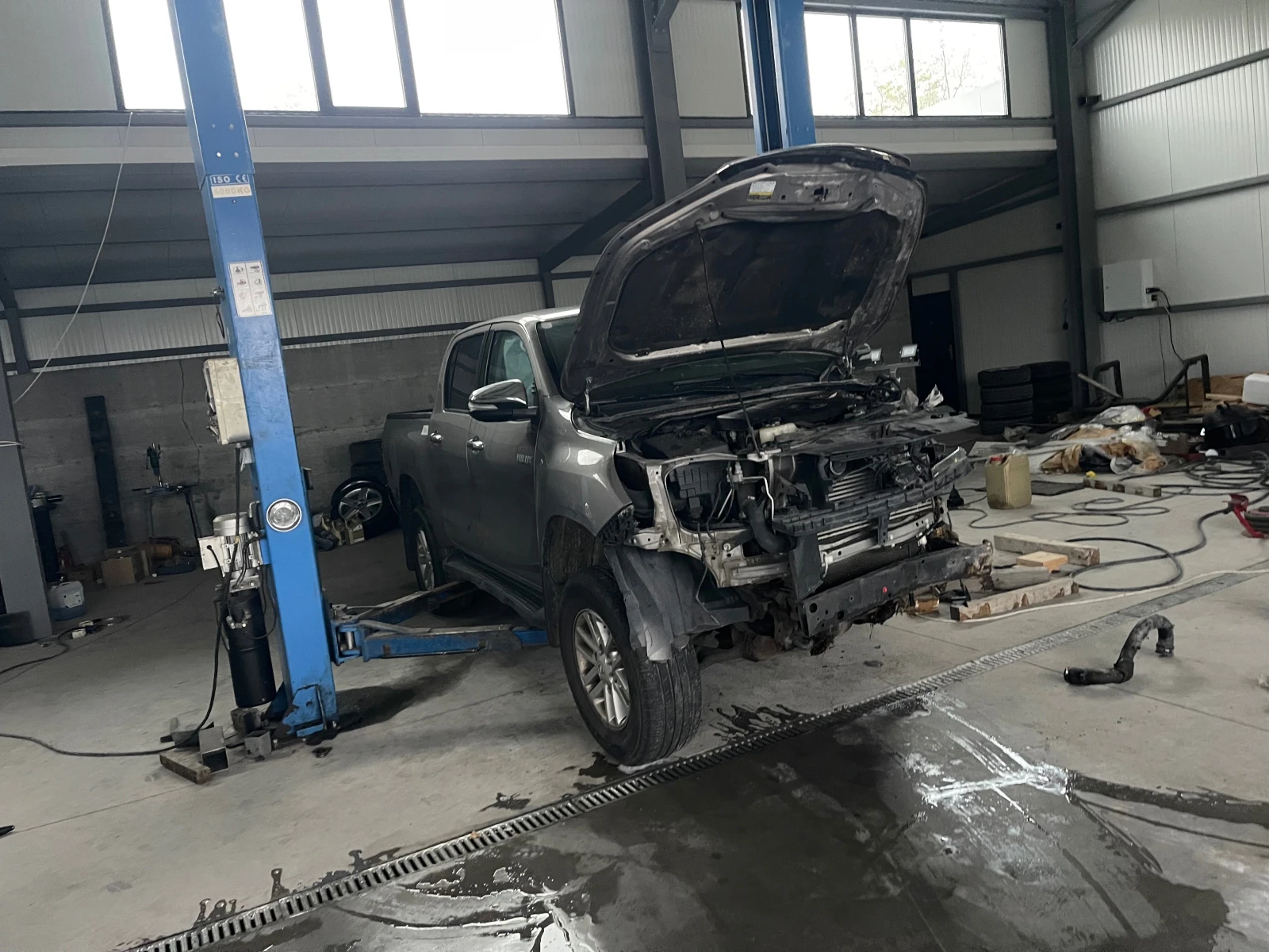 Toyota Hilux 2.4 avtomat - изображение 5