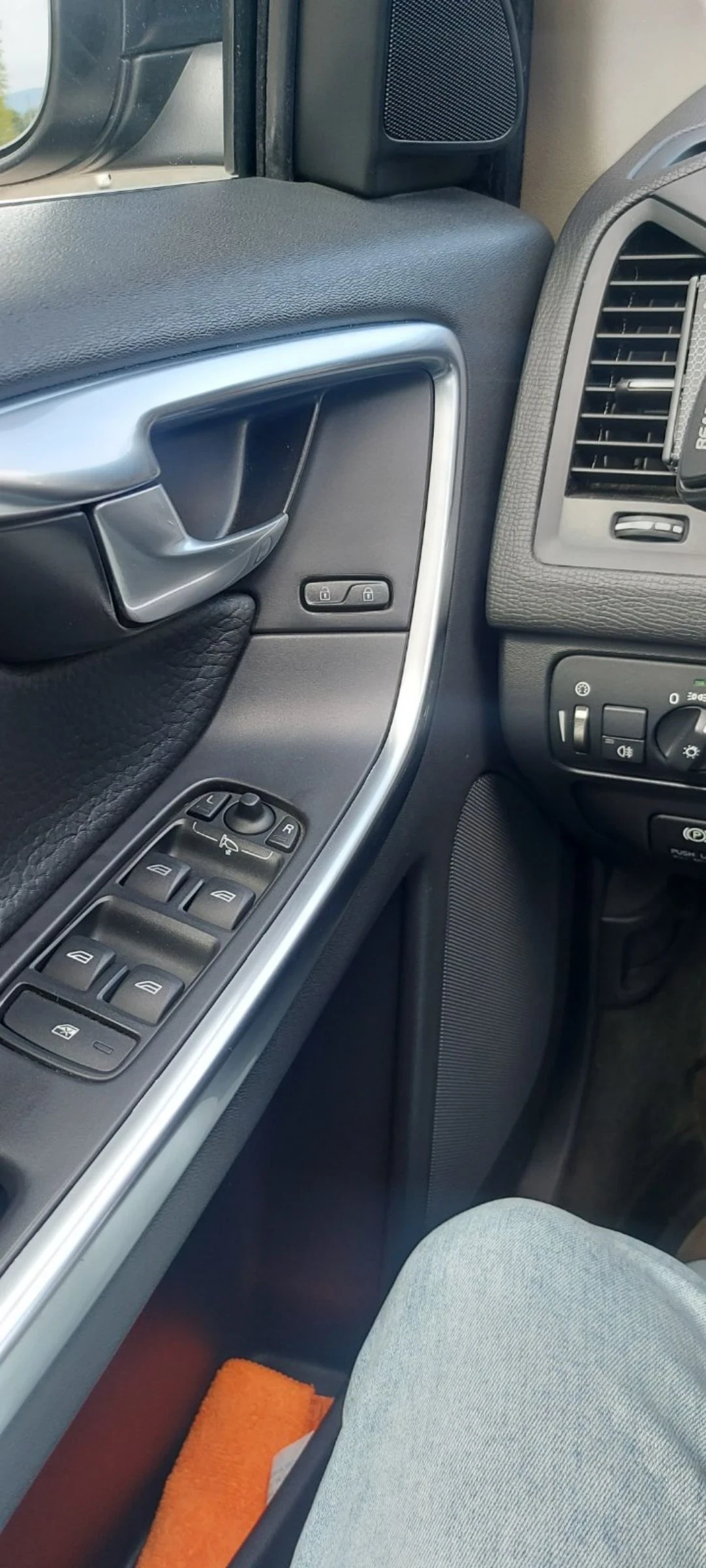 Volvo XC60 D5, снимка 6 - Автомобили и джипове - 53853331