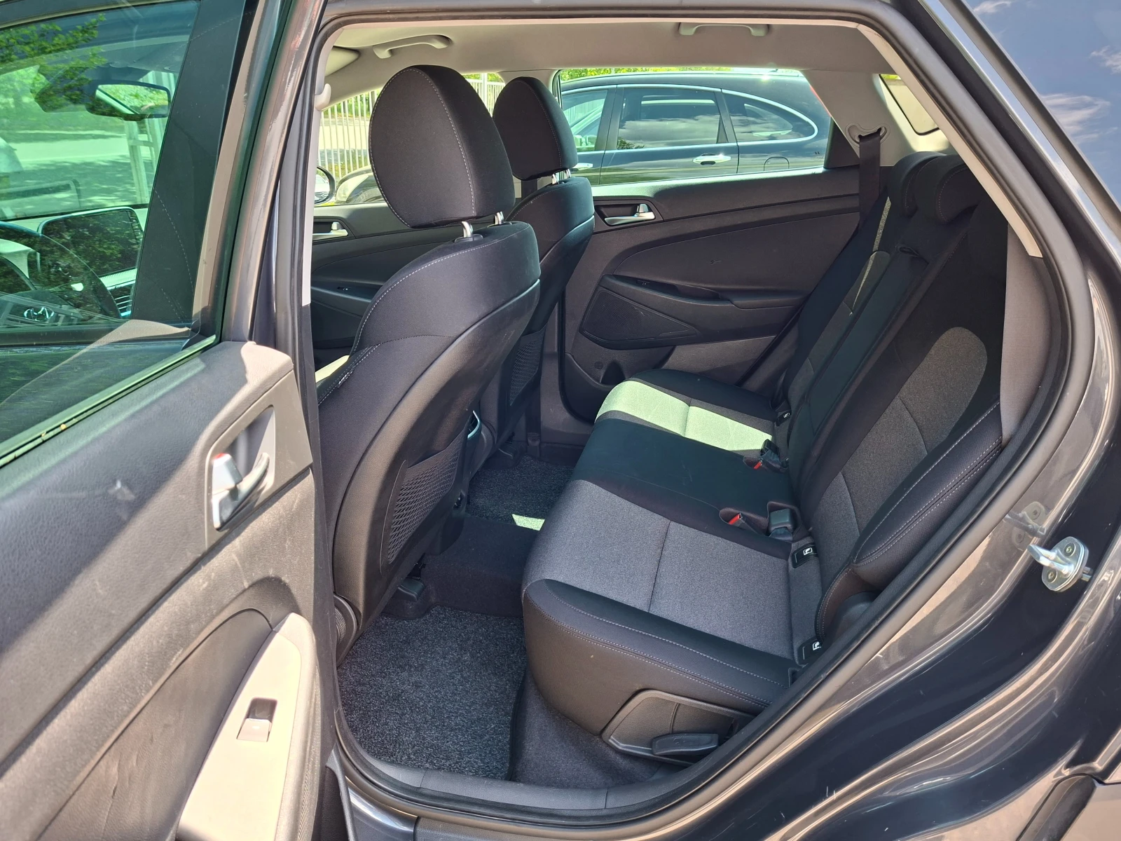 Hyundai Tucson 1.6/136KS/AVTOMAT, снимка 11 - Автомобили и джипове - 54439841