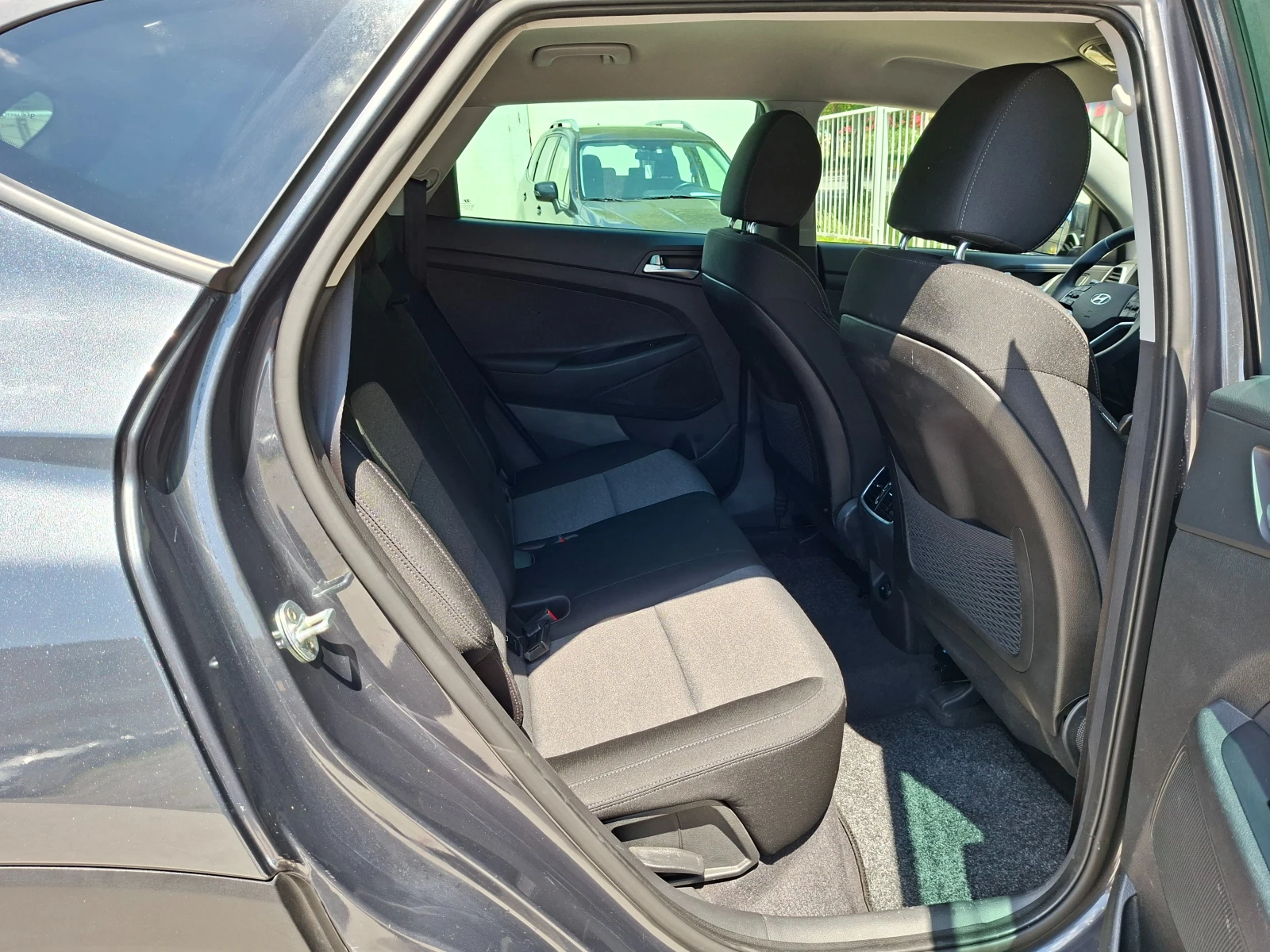 Hyundai Tucson 1.6/136KS/AVTOMAT, снимка 13 - Автомобили и джипове - 54439841