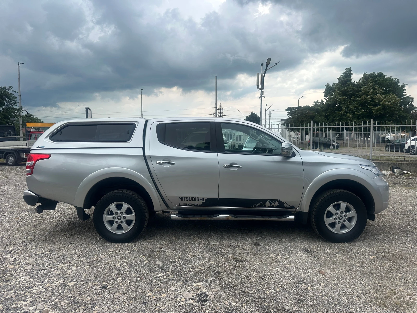 Mitsubishi L200 2.4DI-D 181kc TOPPP, снимка 6 - Автомобили и джипове - 55011540