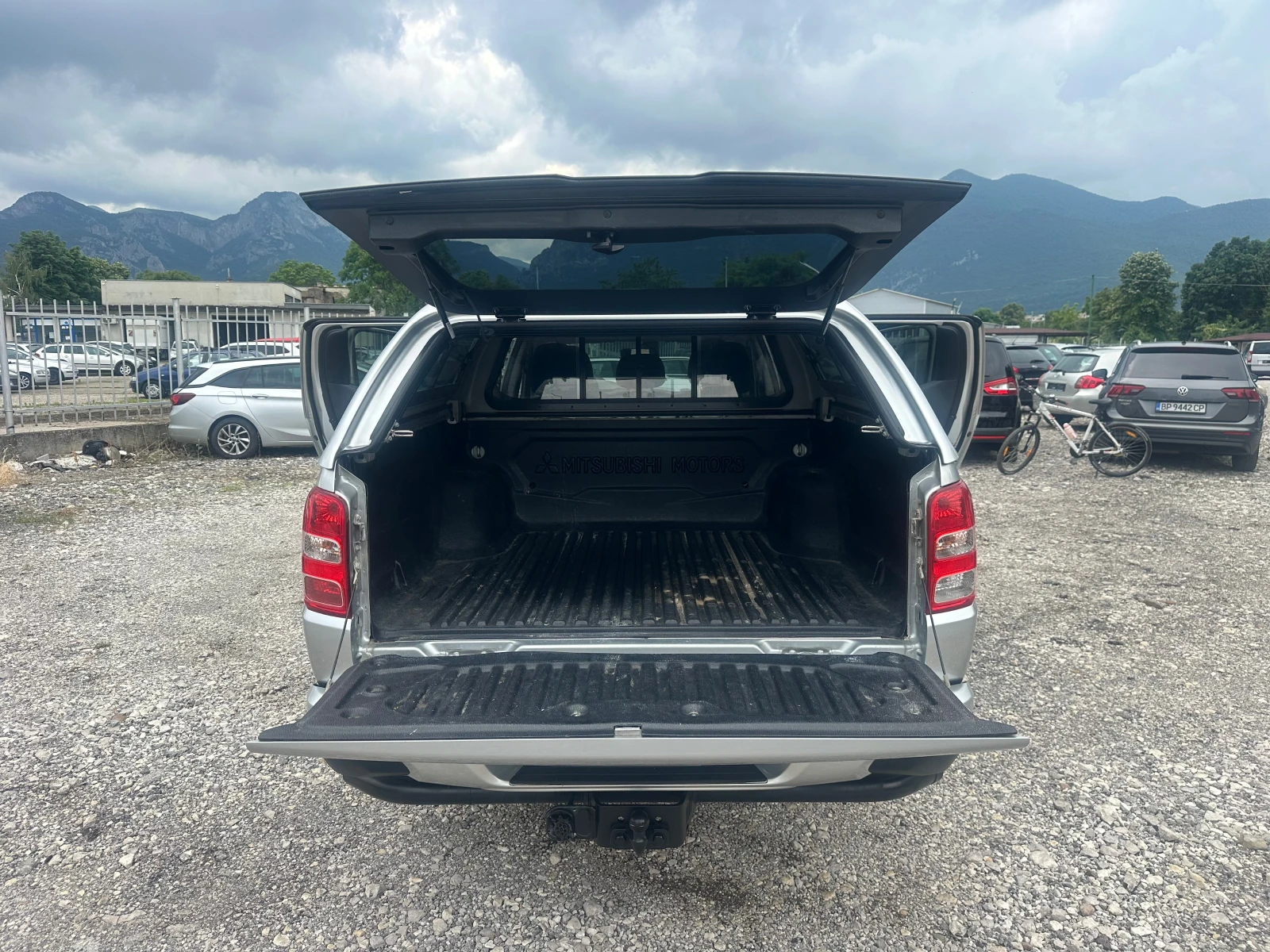 Mitsubishi L200 2.4DI-D 181kc TOPPP, снимка 16 - Автомобили и джипове - 55011540
