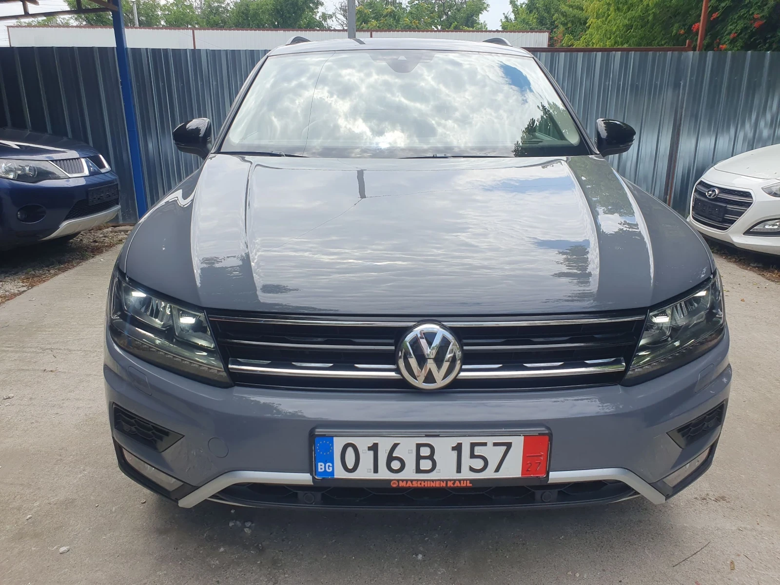 VW Tiguan 2.0 TDI 4x4 AUT NAVI PODGREV OFROUD 2020g, снимка 2 - Автомобили и джипове - 55137975