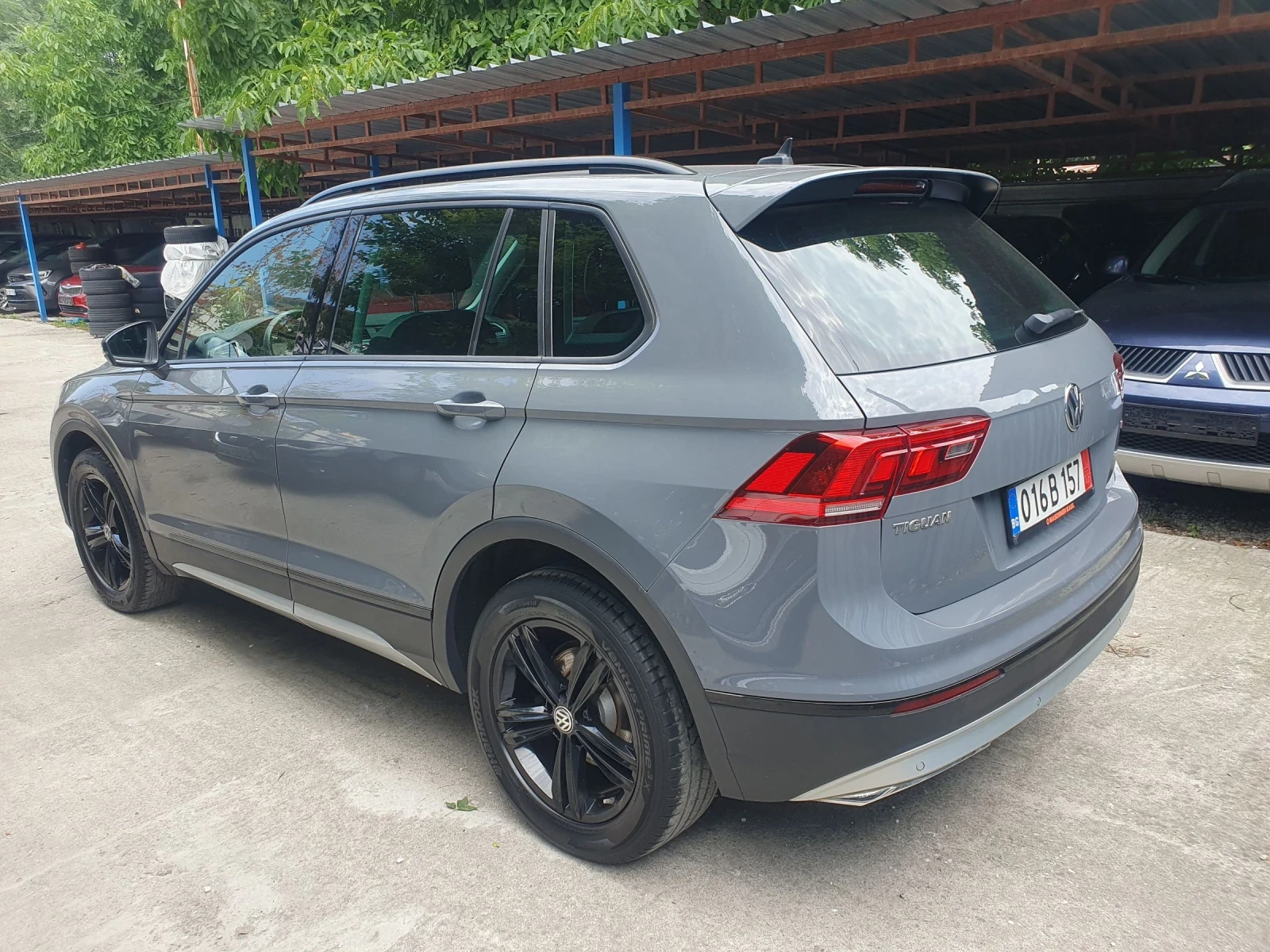 VW Tiguan 2.0 TDI 4x4 AUT NAVI PODGREV OFROUD 2020g, снимка 4 - Автомобили и джипове - 55137975