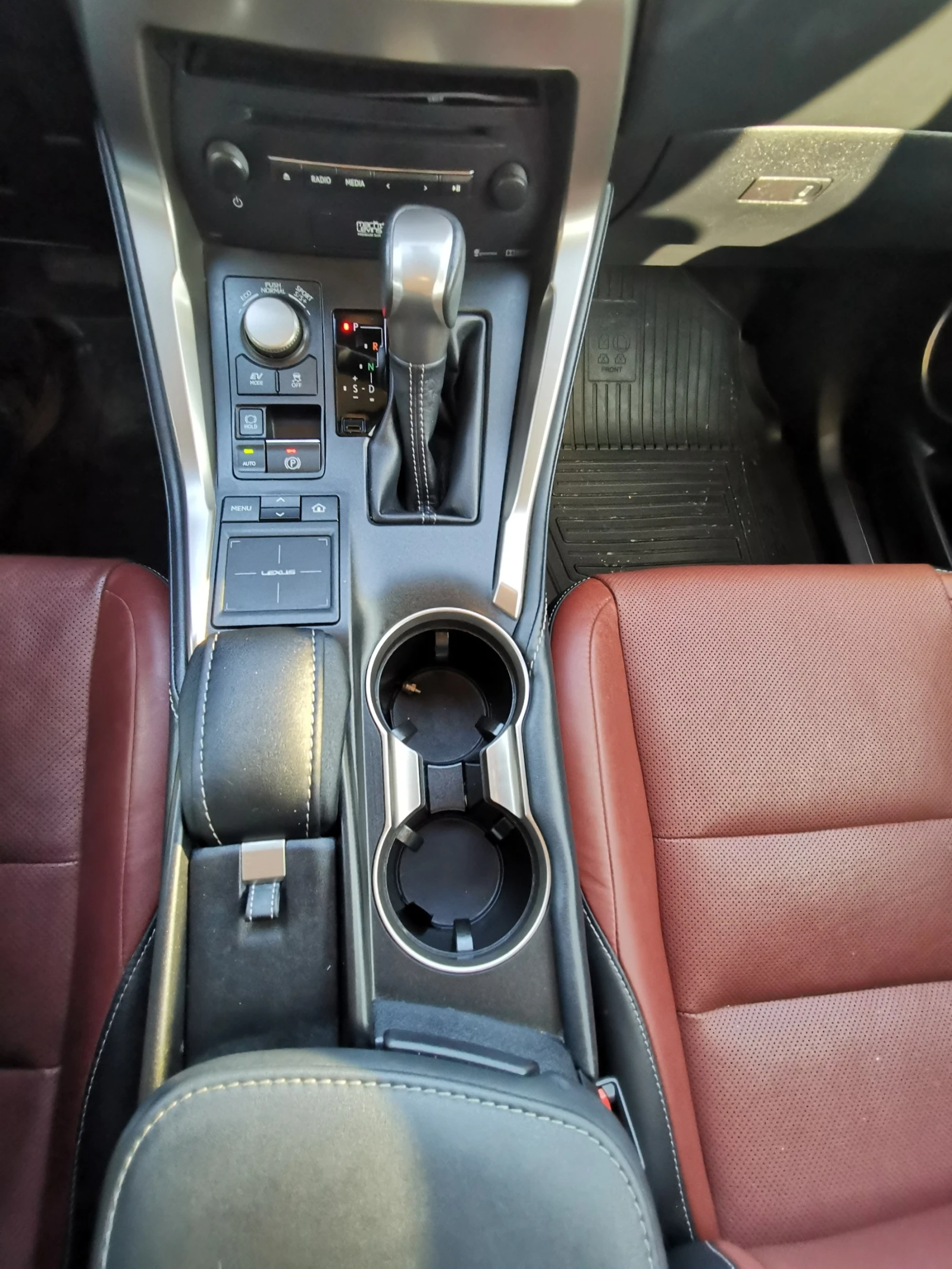 Lexus NX 300h Luxory/Hibrid/LPG, снимка 11 - Автомобили и джипове - 55911336