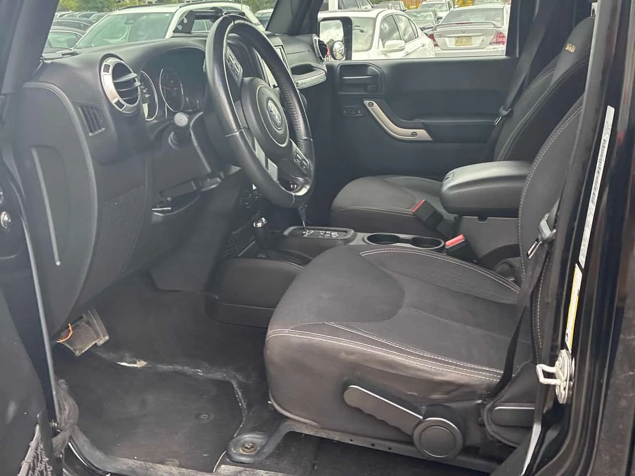 Jeep Wrangler * Sahara * АВТОКРЕДИТ БЕЗ ПЪРВОНАЧАЛНА ВНОСКА* , снимка 16 - Автомобили и джипове - 56193025