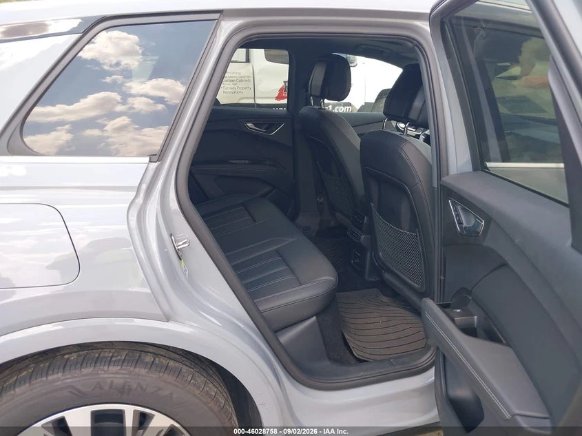 Audi Q4 E-Tron Premium 45 Rwd, снимка 8 - Автомобили и джипове - 56618827