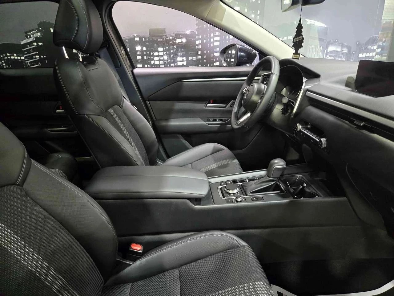 Mazda CX-50, снимка 13 - Автомобили и джипове - 56685366
