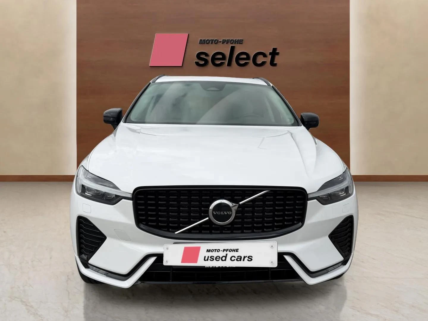 Volvo XC60 2.0 B5, снимка 2 - Автомобили и джипове - 56742703
