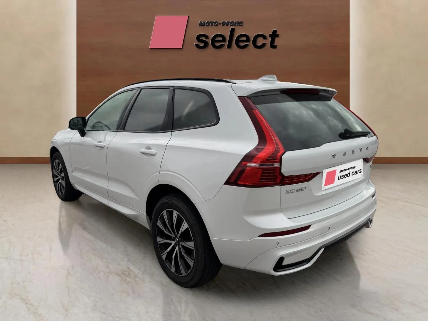 Volvo XC60 2.0 B5, снимка 7 - Автомобили и джипове - 56742703