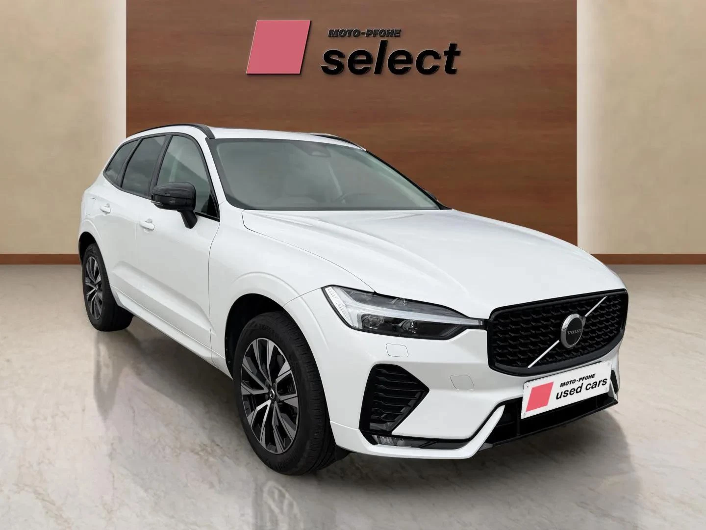 Volvo XC60 2.0 B5, снимка 3 - Автомобили и джипове - 56742703