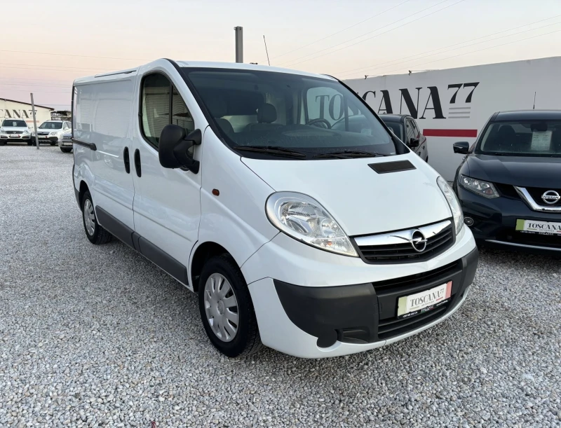 Opel Vivaro 2.0cdti - Euro 5A Лизинг, снимка 1 - Бусове и автобуси - 48227195