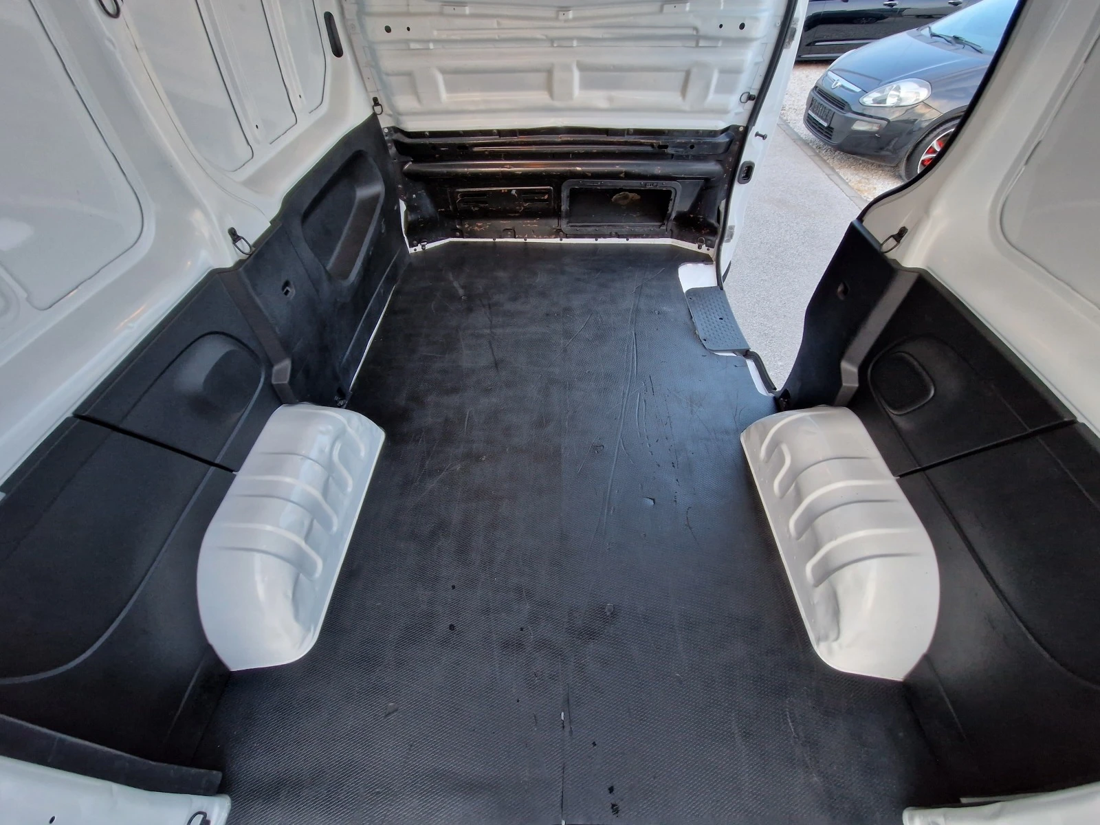 Opel Vivaro 1.6BI-TURBO 6sk EURO 6B* ITALIA*   | Mobile.bg   11