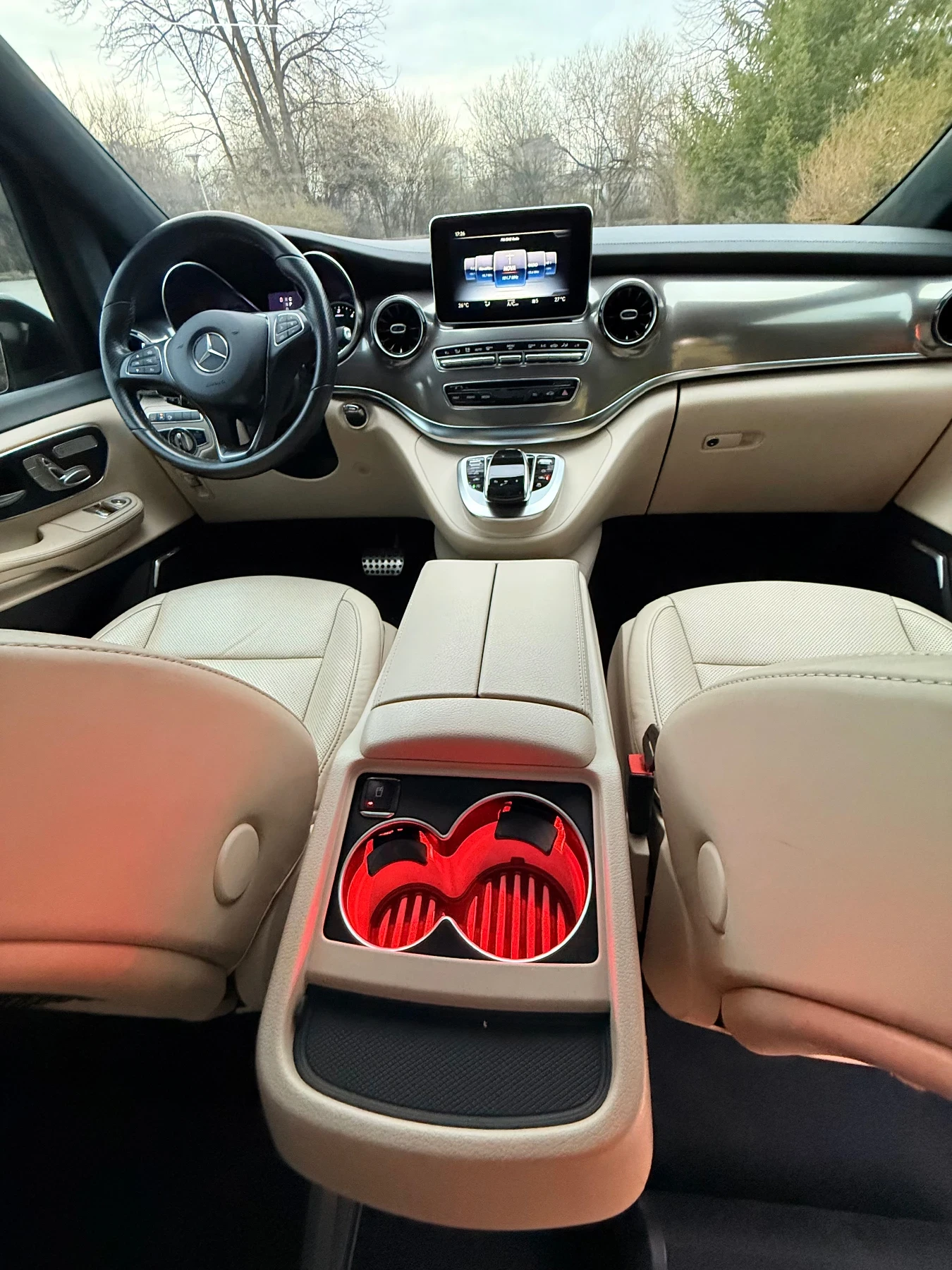 Mercedes-Benz V 300 4Matic/Long/Luxus/Burmaster/360/Panorama, снимка 10 - Бусове и автобуси - 53917951