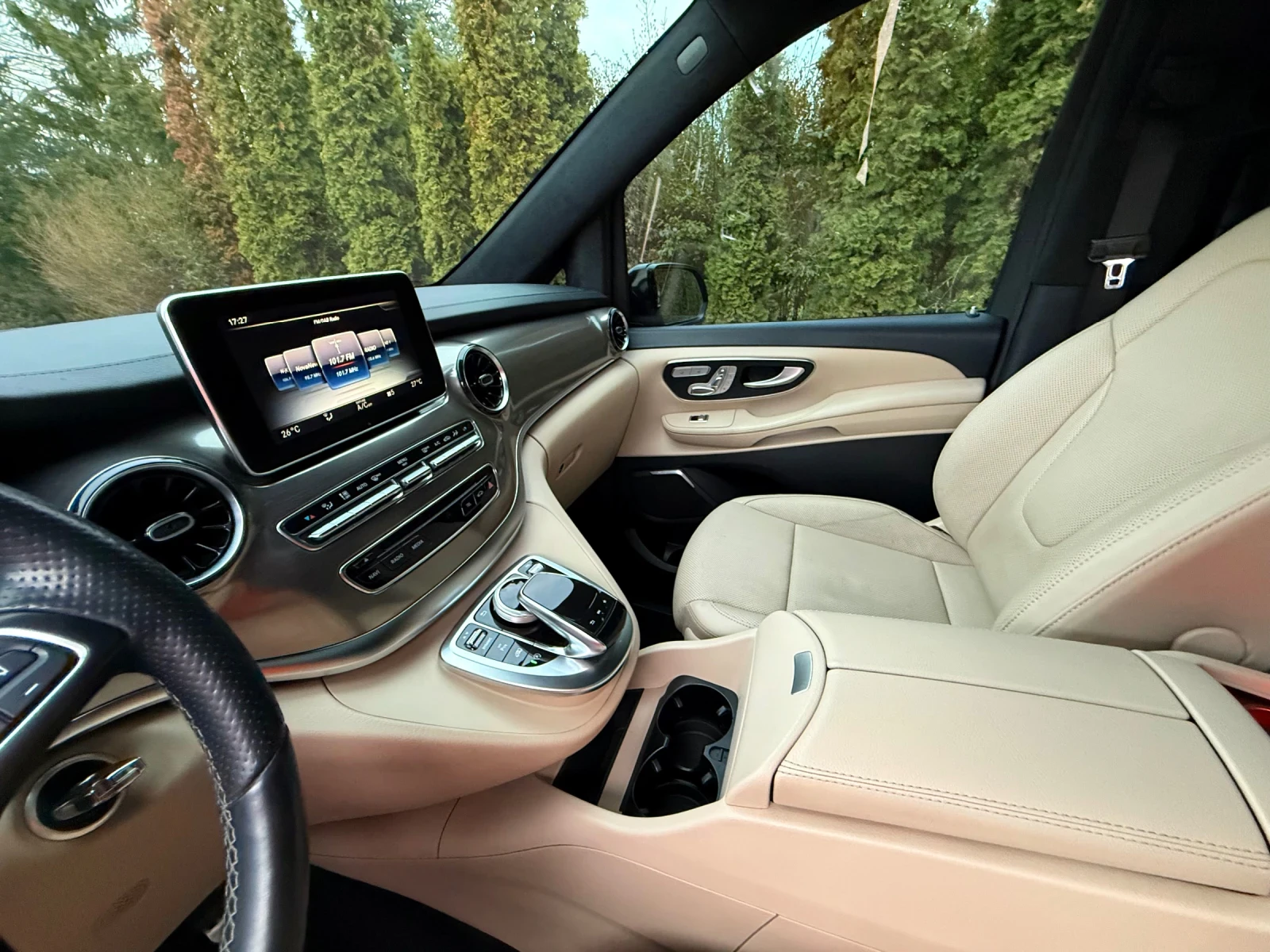 Mercedes-Benz V 300 4Matic/Long/Luxus/Burmaster/360/Panorama, снимка 6 - Бусове и автобуси - 53917951