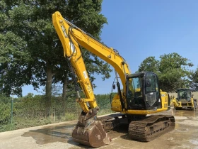   JCB