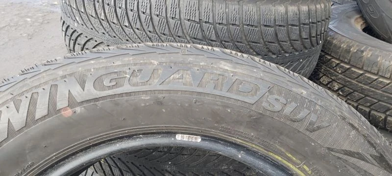 Гуми Зимни 255/60R18, снимка 7 - Гуми и джанти - 31352889