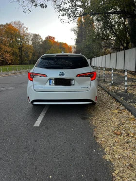 Обява за продажба на Toyota Corolla 1.8 Hybrid ~39 900 лв. - изображение 4