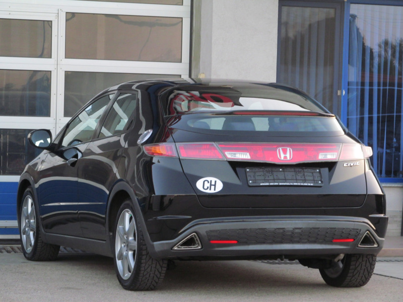 Honda Civic 1.8i БЕНЗИН/EXECUTIVE/ШВЕЙЦАРИЯ, снимка 6 - Автомобили и джипове - 42473481