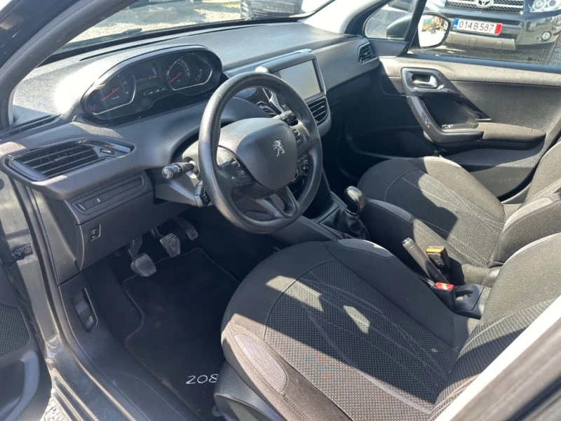 Peugeot 208 1.4, снимка 10 - Автомобили и джипове - 47470948