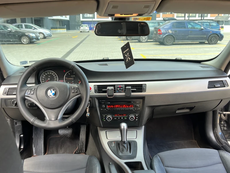 BMW 320 D 2007г Автоматик, снимка 12 - Автомобили и джипове - 48683338