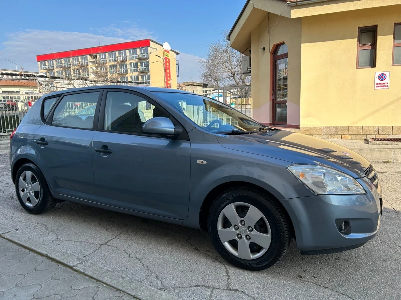 Kia Ceed 1.4i EXCLUSIVE, снимка 4 - Автомобили и джипове - 48788605