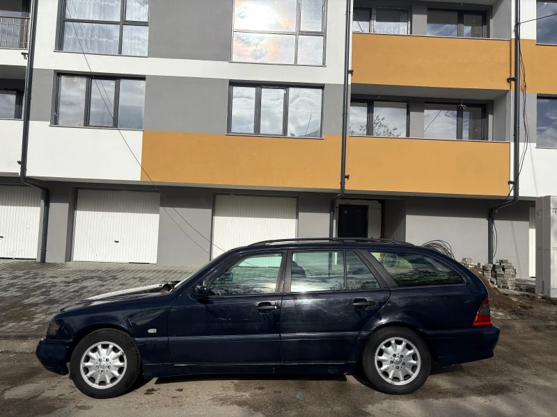 Mercedes-Benz C 220, снимка 2 - Автомобили и джипове - 48797845