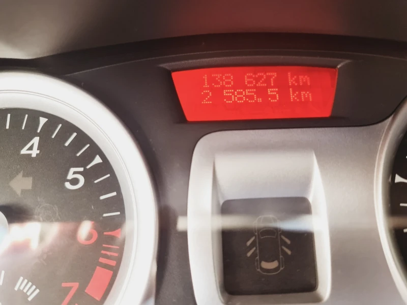 Renault Clio, снимка 11 - Автомобили и джипове - 52682814