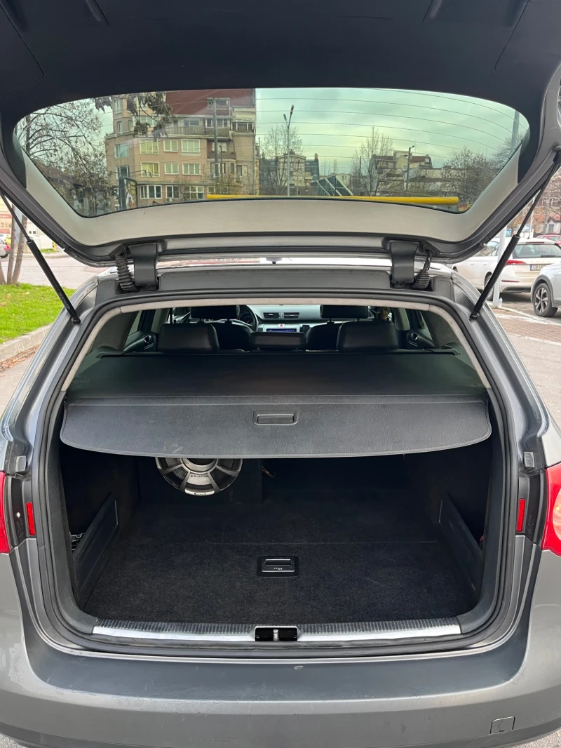 VW Passat 2.0 TDI DSG УНИКАТ!, снимка 13 - Автомобили и джипове - 52637442