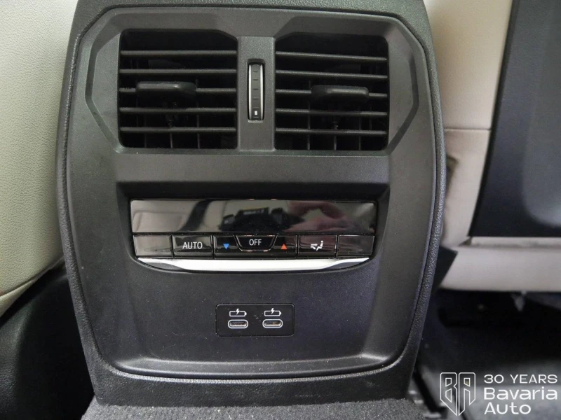BMW 330 e Touring M Sport Paket Sportautomatic, снимка 16 - Автомобили и джипове - 52669548