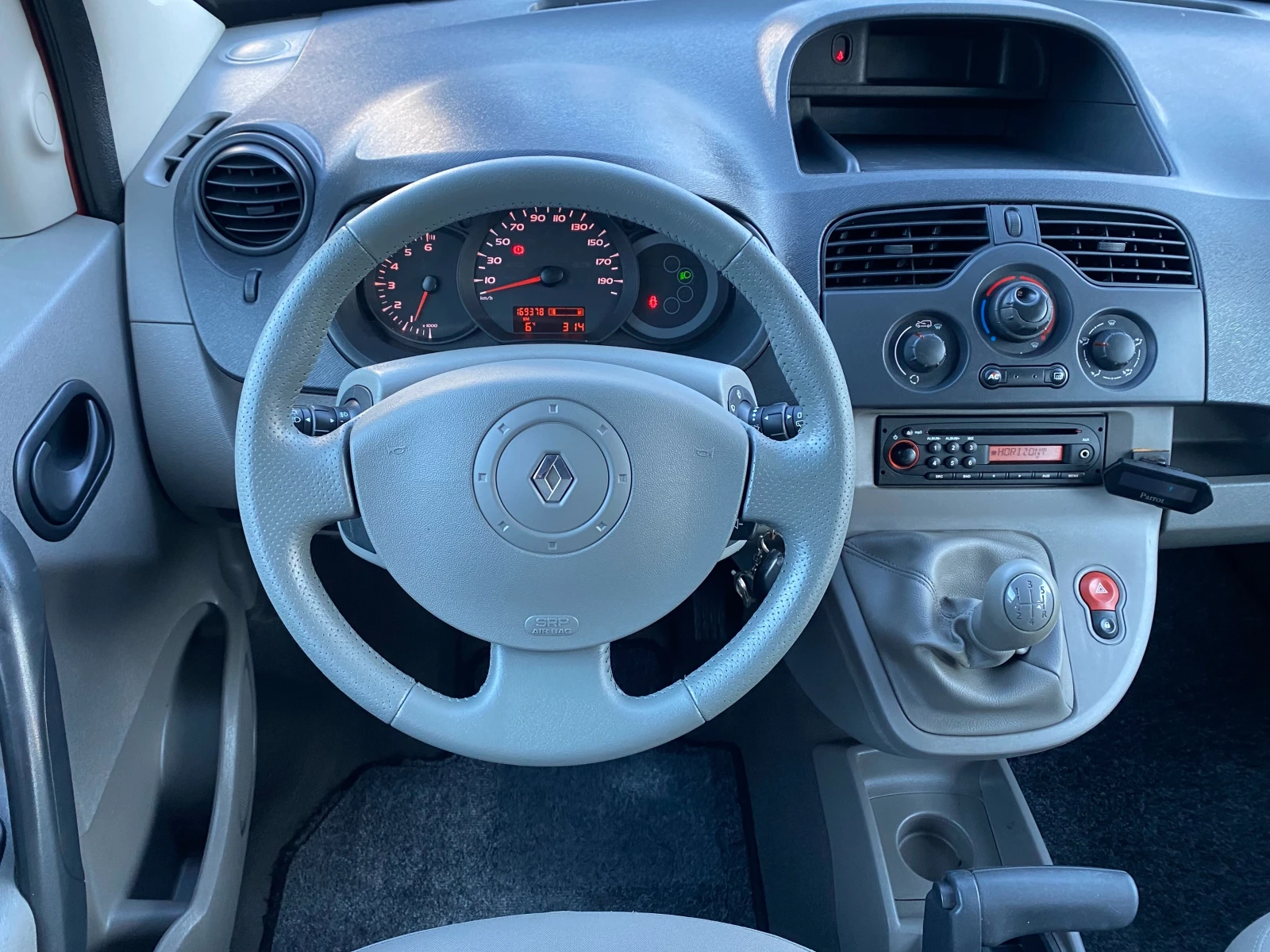 Renault Kangoo 1.6i-ГАЗ-169000km!!!-EURO4-02.2010g-KLIMATIK - изображение 7