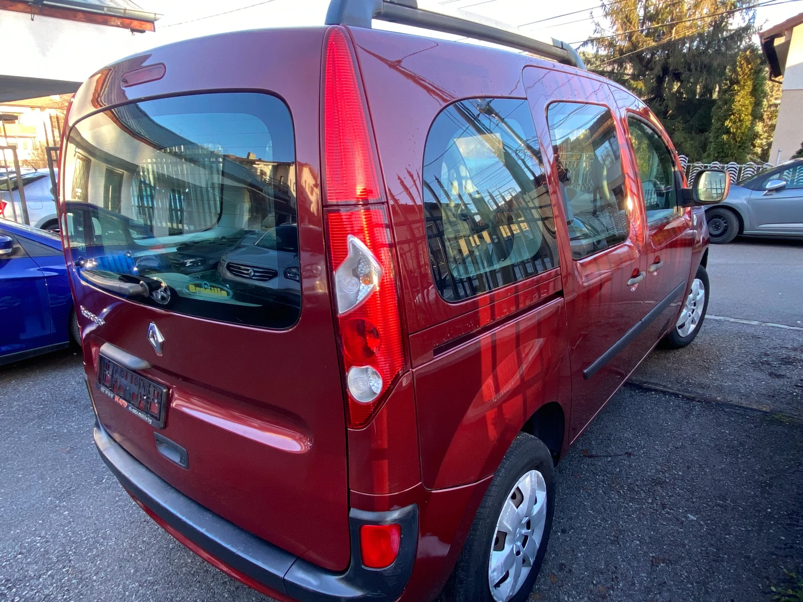 Renault Kangoo 1.6i-ГАЗ-169000km!!!-EURO4-02.2010g-KLIMATIK - изображение 6