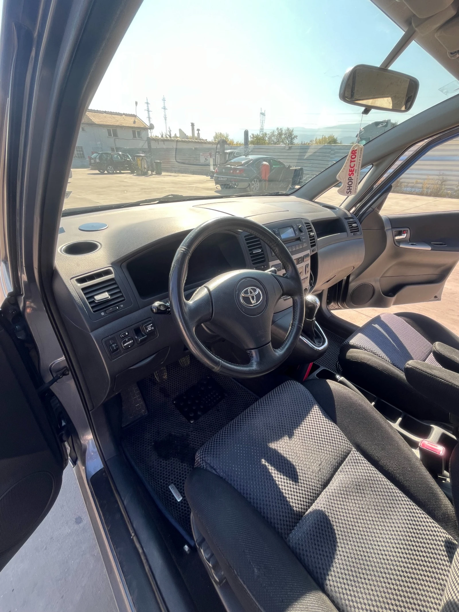 Toyota Corolla verso  - изображение 6