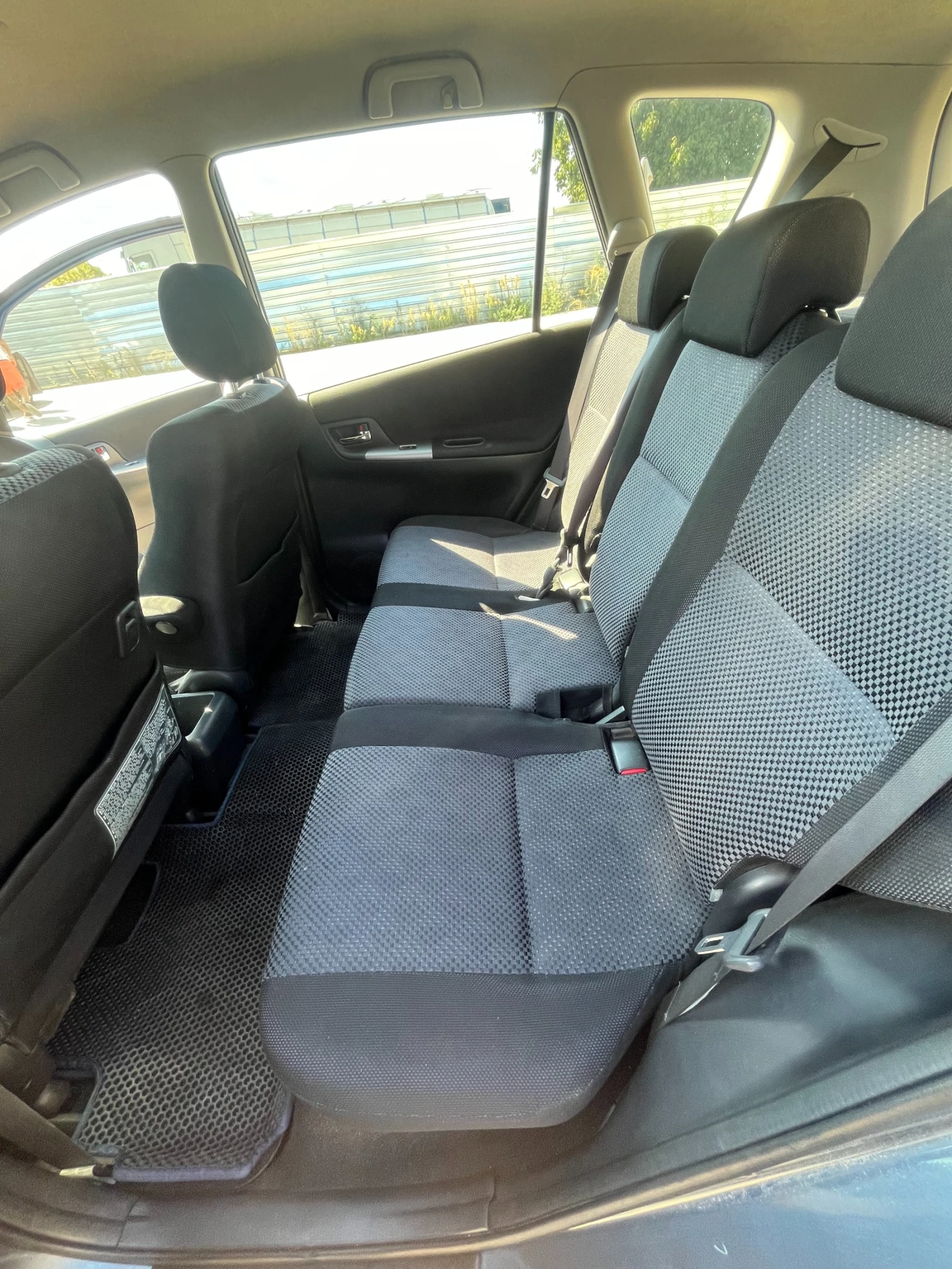 Toyota Corolla verso  - изображение 3