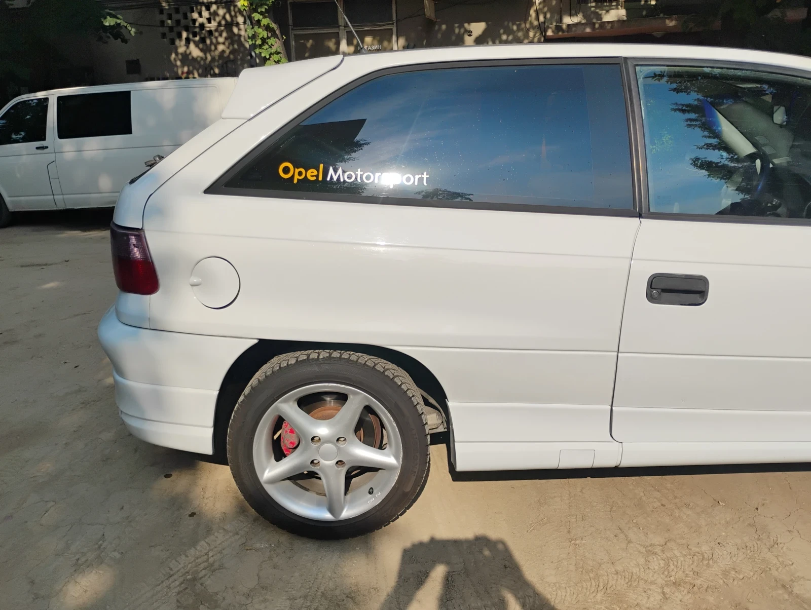 Opel Astra GSI - изображение 8