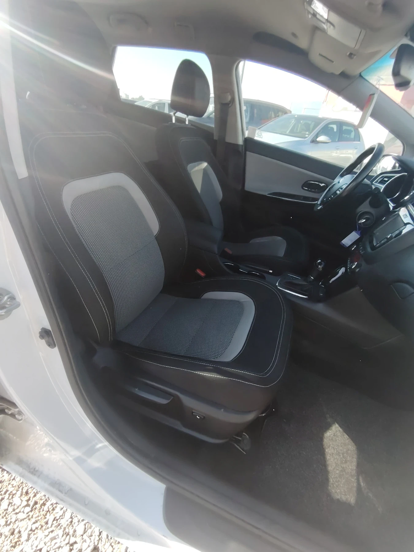 Kia Ceed 1.6 GDI 159000 км, снимка 11 - Автомобили и джипове - 53796354