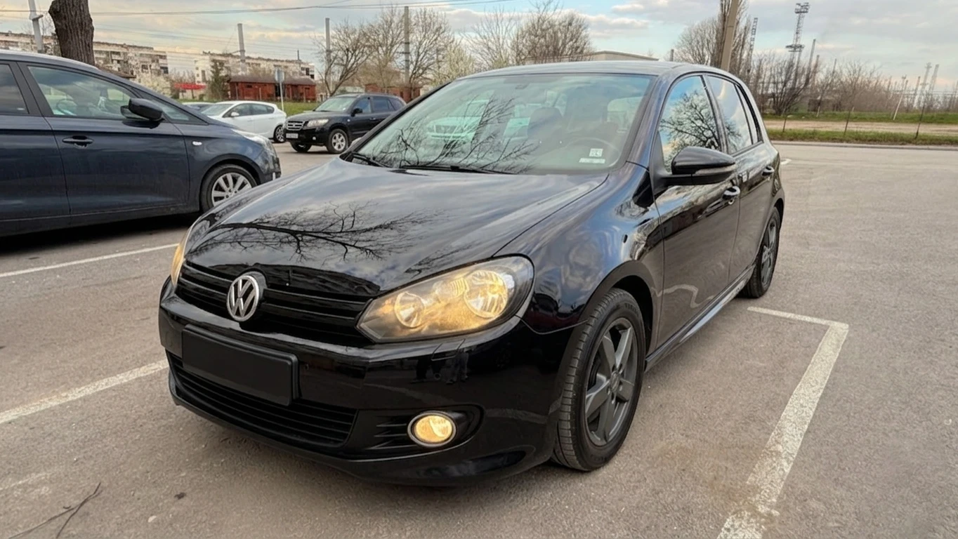 VW Golf 1.6 TDI, снимка 3 - Автомобили и джипове - 53984170
