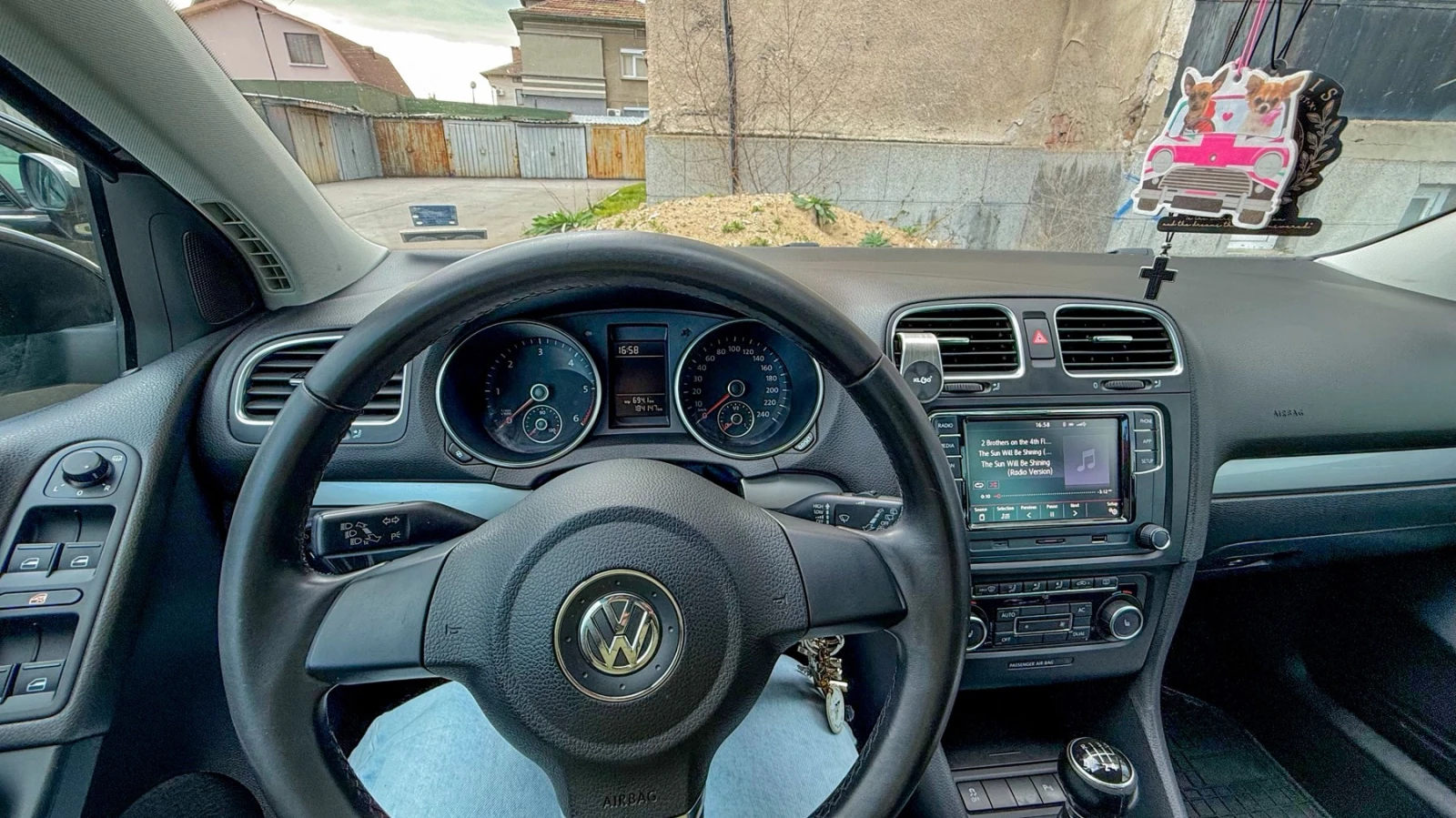 VW Golf 1.6 TDI, снимка 7 - Автомобили и джипове - 53984170