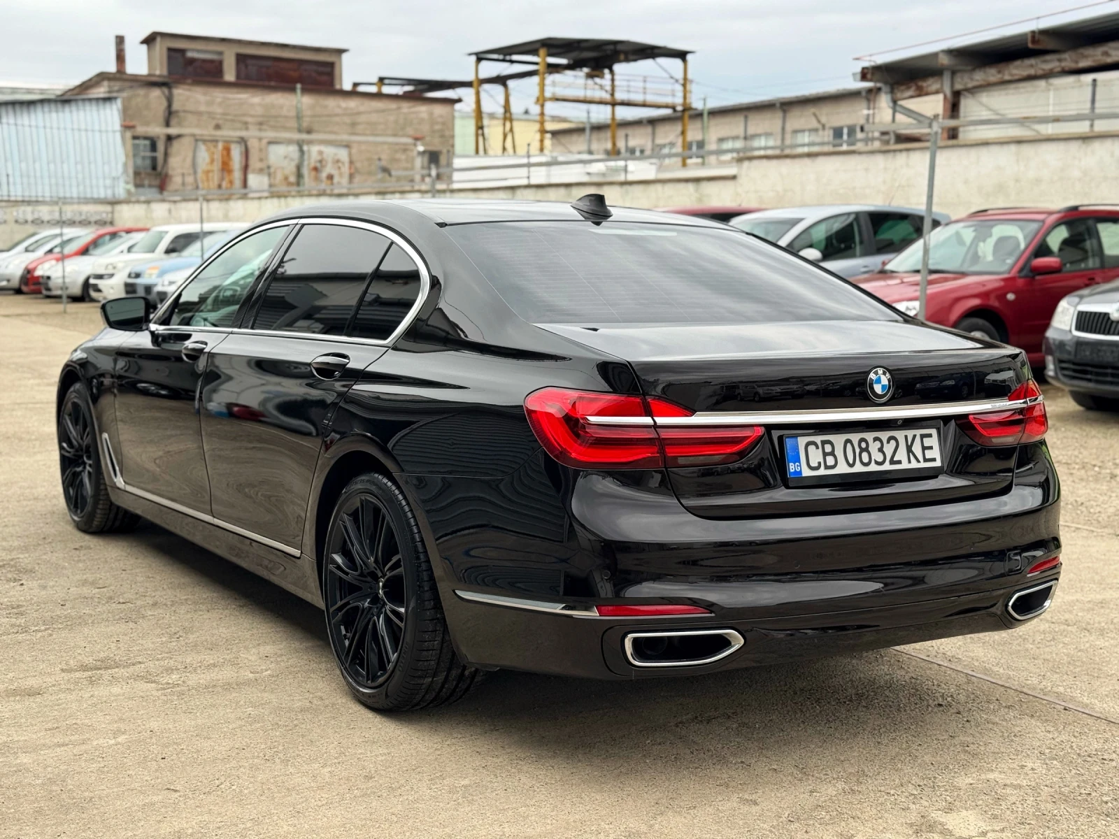 BMW 750 Li xDrive Individual, снимка 5 - Автомобили и джипове - 54072032