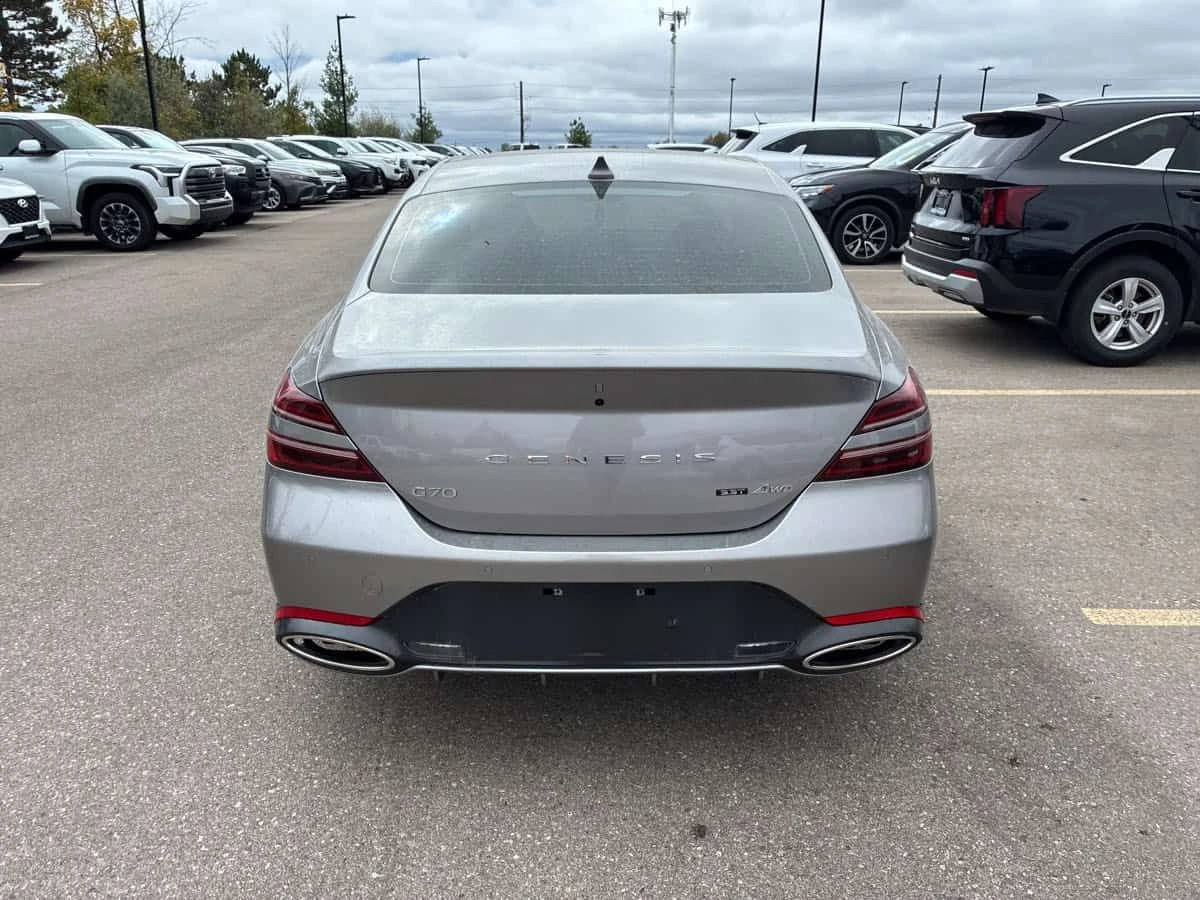Genesis G70 * 3.3T Sport * ��������� * 360 * NAVI | Mobile.bg � ����������� 4