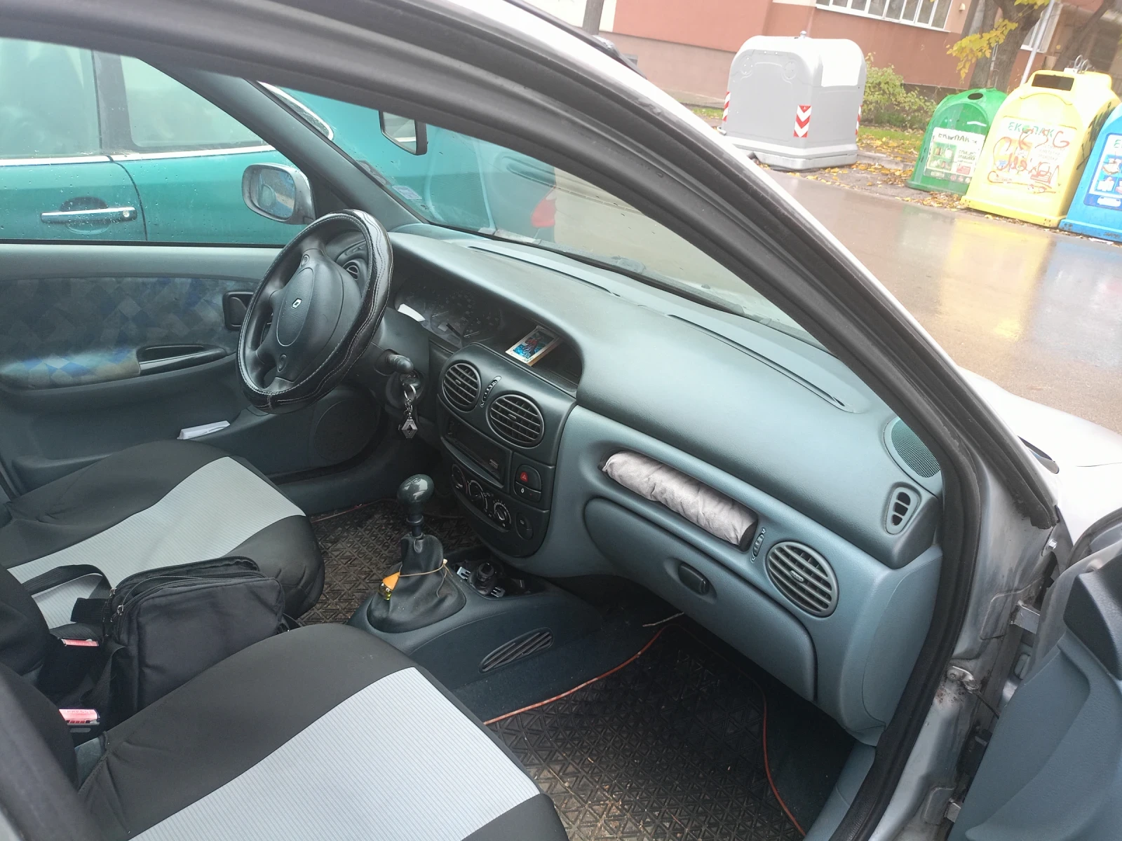 Renault Megane 1.6 90к бензин 1997г, снимка 4 - Автомобили и джипове - 54645161