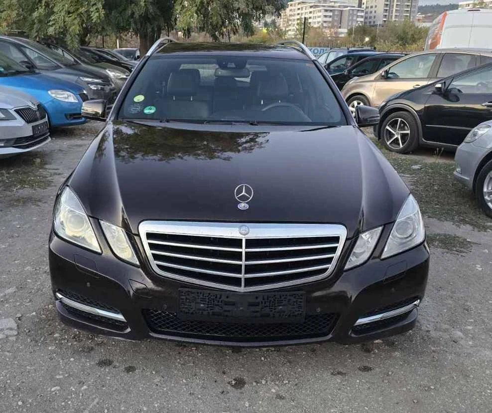 Mercedes-Benz E 250 УНИКАТ/AVANTGARDE/LED, снимка 2 - Автомобили и джипове - 54666922