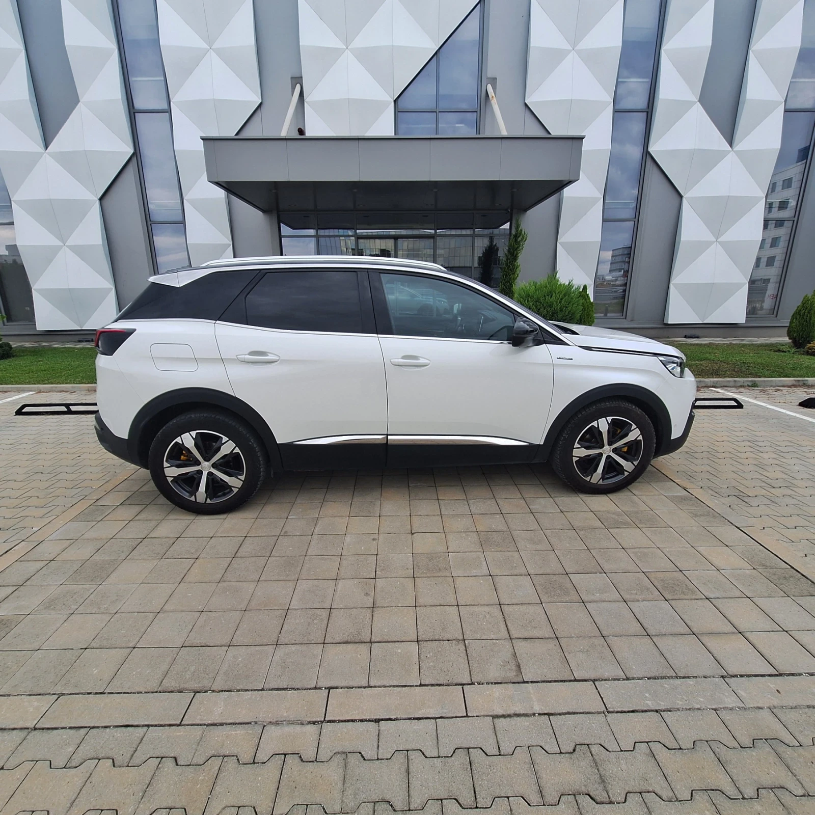 Peugeot 3008 2.0GT, снимка 10 - Автомобили и джипове - 55656008