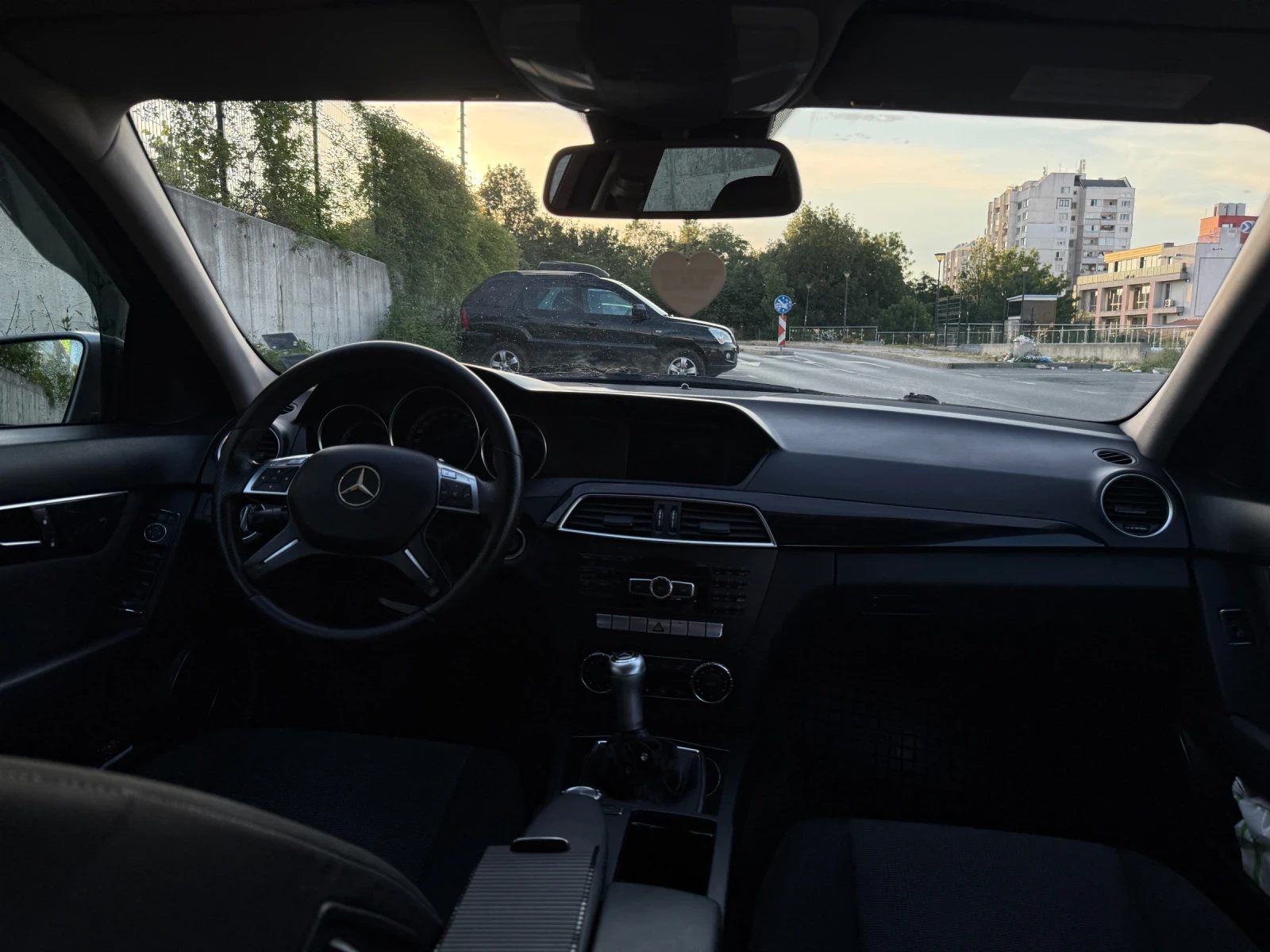 Mercedes-Benz C 200, снимка 14 - Автомобили и джипове - 55682685