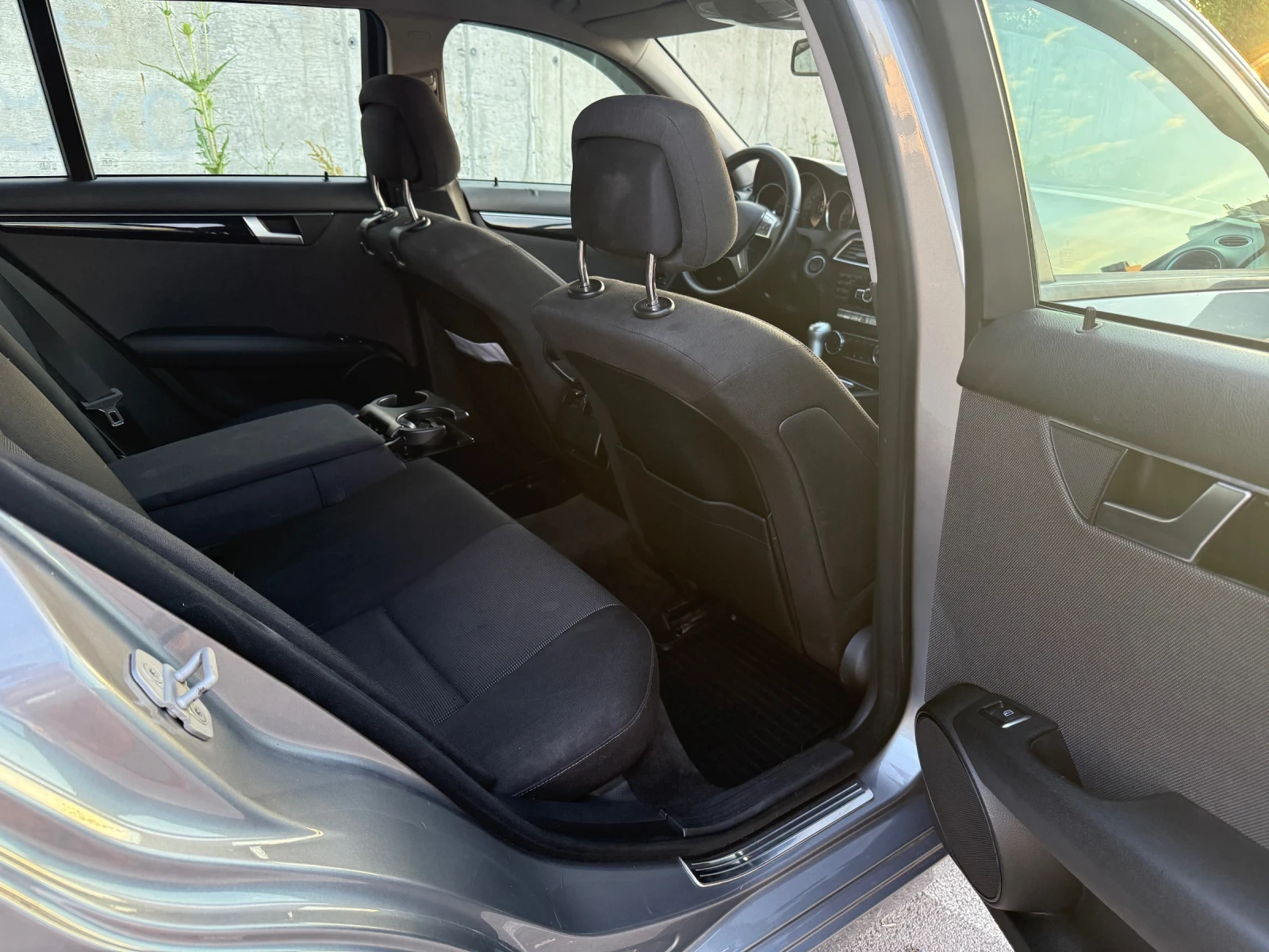 Mercedes-Benz C 200, снимка 13 - Автомобили и джипове - 55682685