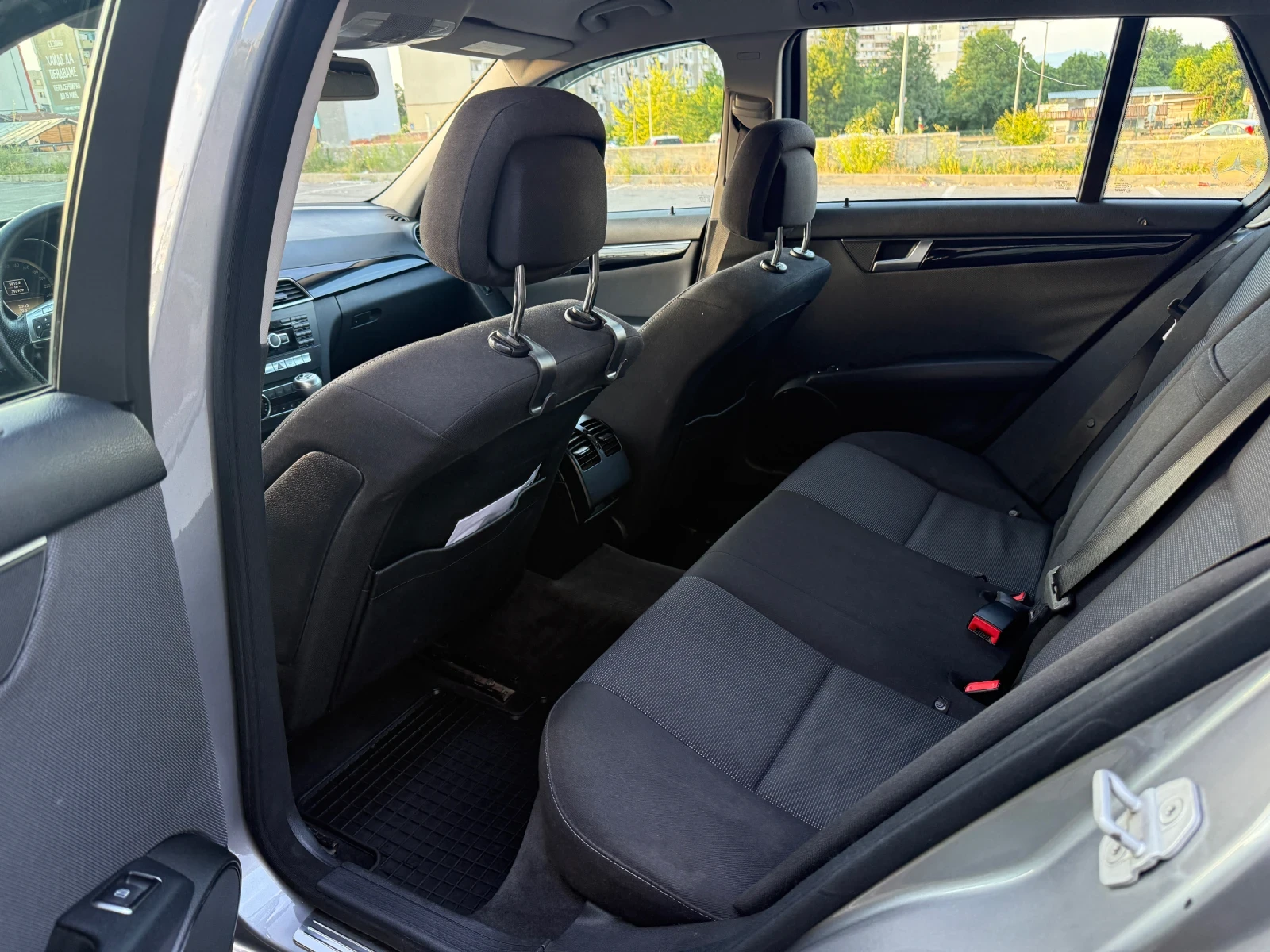 Mercedes-Benz C 200, снимка 11 - Автомобили и джипове - 55682685