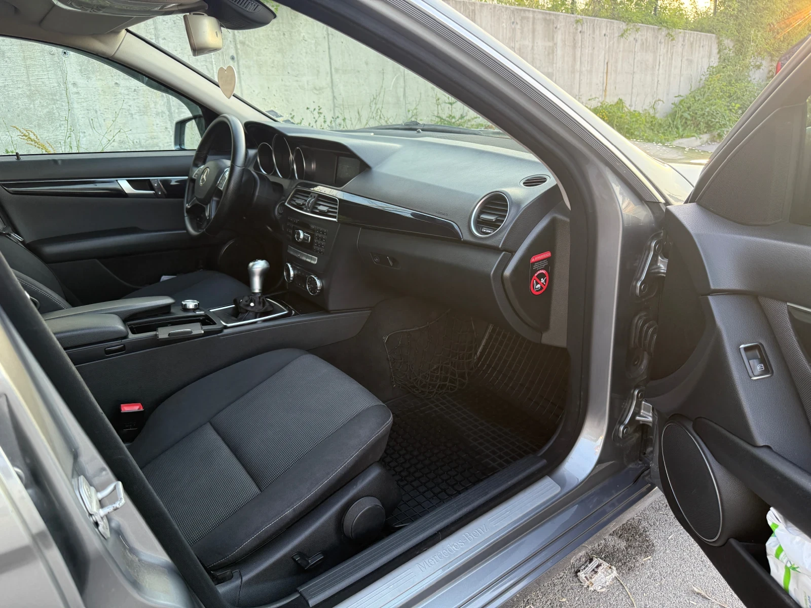 Mercedes-Benz C 200, снимка 10 - Автомобили и джипове - 55682685