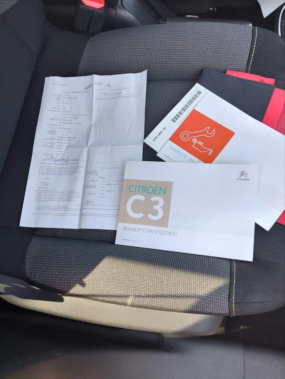 Citroen C3 1.2 PURE TECH EVRO 6 , снимка 15 - Автомобили и джипове - 55702944