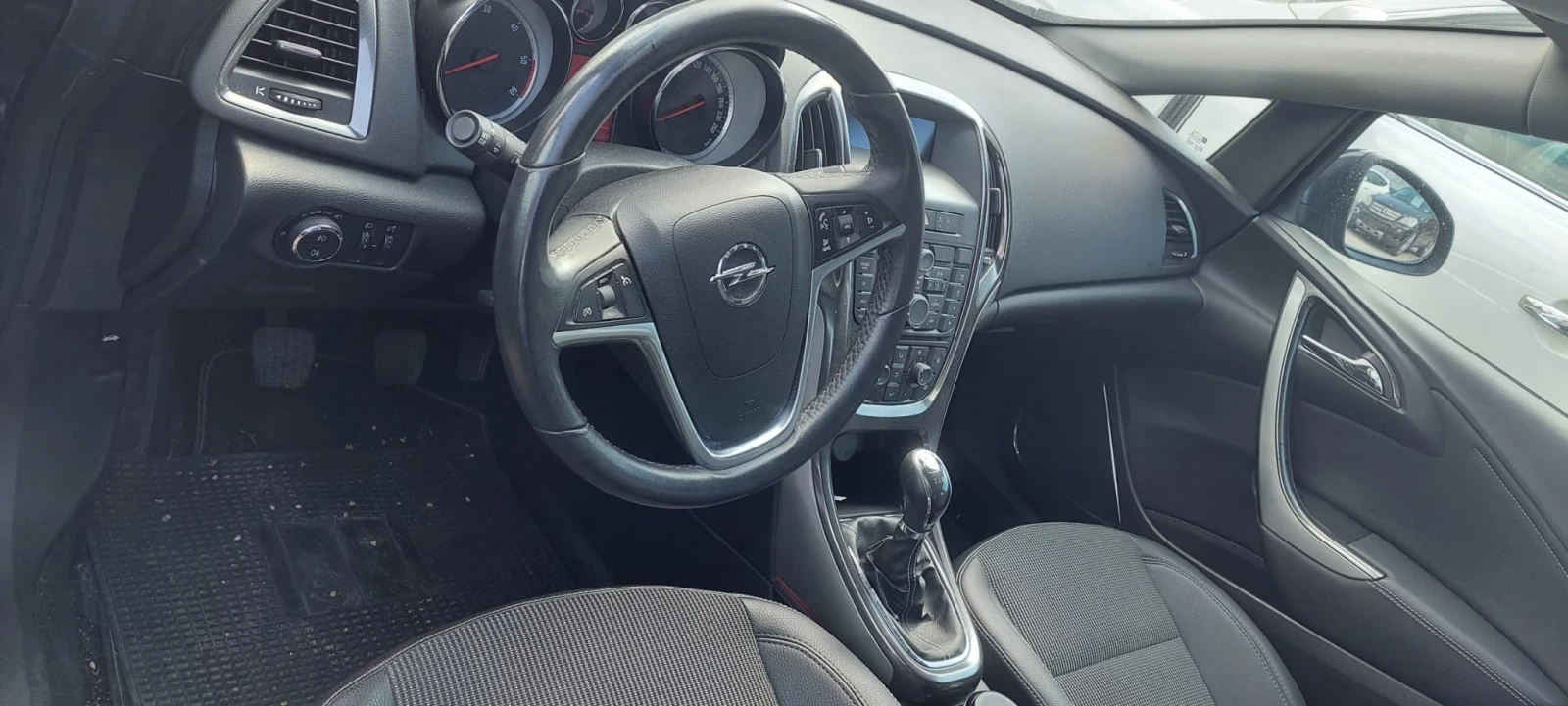 Opel Astra 1, 7, снимка 8 - Автомобили и джипове - 56005320